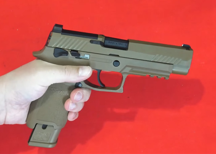 L'Antre du Dingo SIG Air M17 GBB Pistol Review
