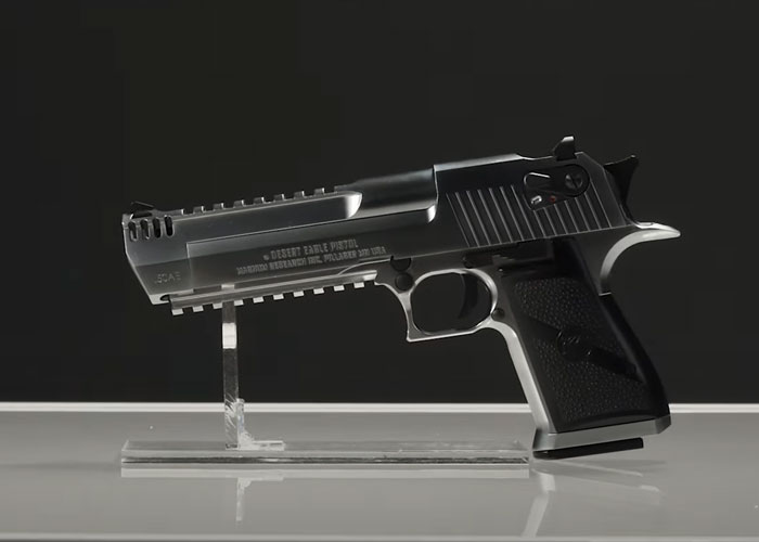 Taiwan Gun: Cybergun Desert Eagle L6 GBB Pistol
