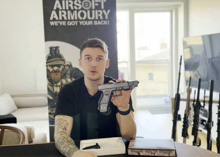 Airsoft Armoury: CYMA Glock 26 Advanced Springer