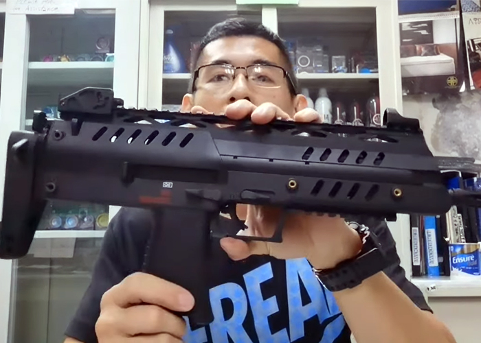 Redmantoys Airsoft WE SMG-8 Airsoft GBB SMG Overview