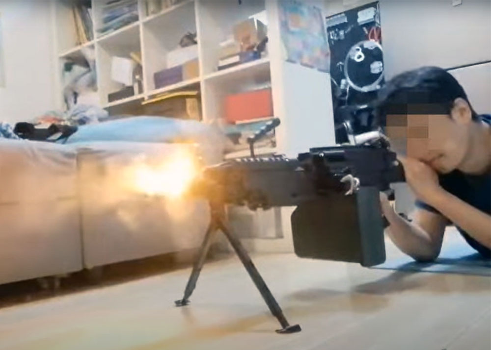 Weapon762 M249 AEG With Simulated Muzzle Flash & Smoke Sneak Preview