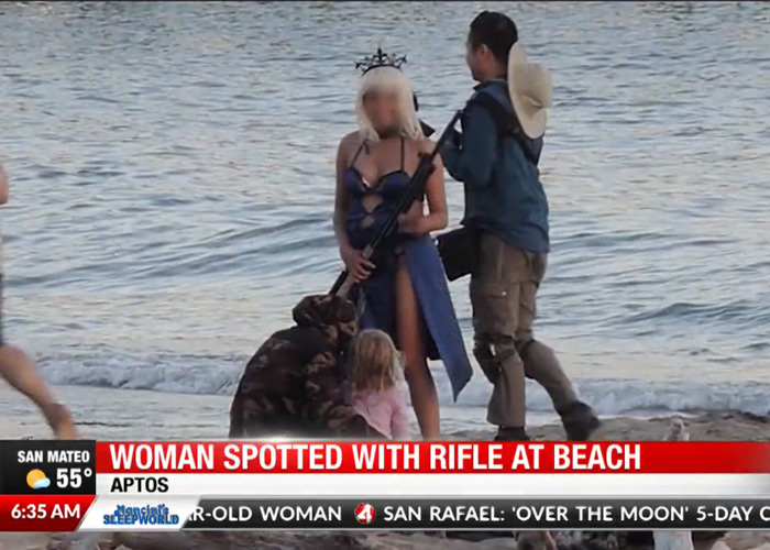 Kronos4 Cosplayer With Replica Firearm Report