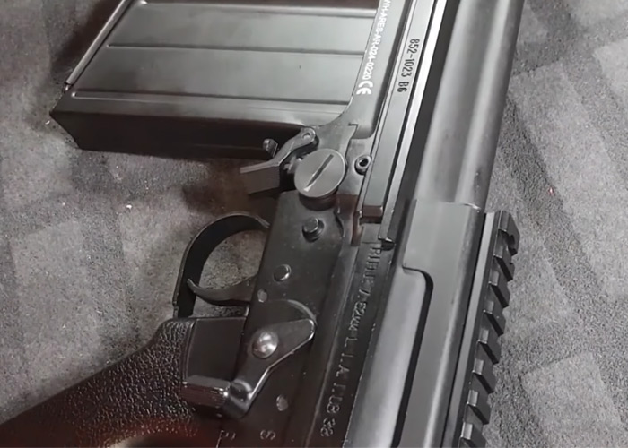 Negative Airsoft: ARES L1A1 SLR AEG