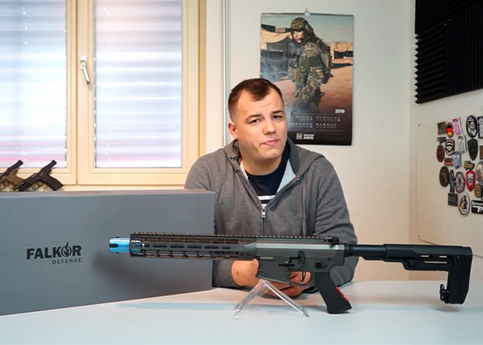 Tom's Airsoft Channel: APS Falkor Blitz