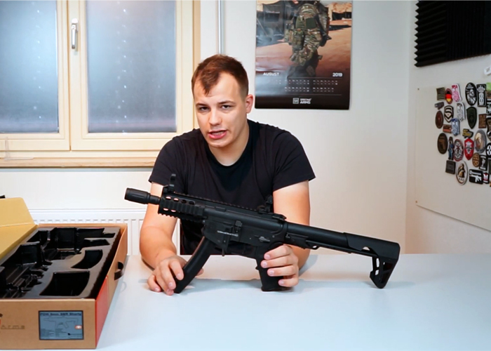 King Arms PDW M4 With MP5 Magazine