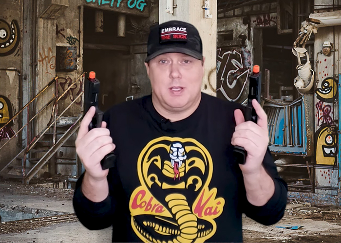 Salty Old Gamer: Elite Force Glock 17 Gen 3 & Gen 4 Compared