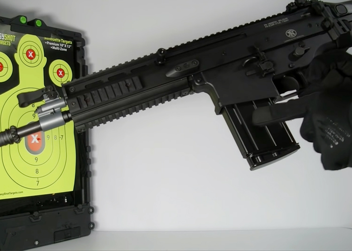 Airsoft Mike Cybergun FN Herstal SCAR-H/MK17 Gas Blowback Rifle