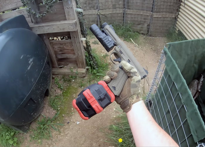 Airsoft CamMan: Action Army AAP-01 With Drum Magazine