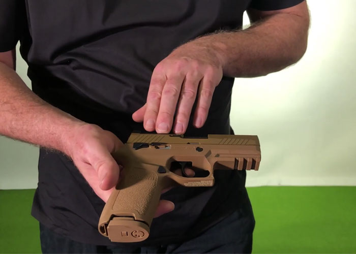 Airsoft Taiwan: Sig Air M18 Gas Blowback Pistol
