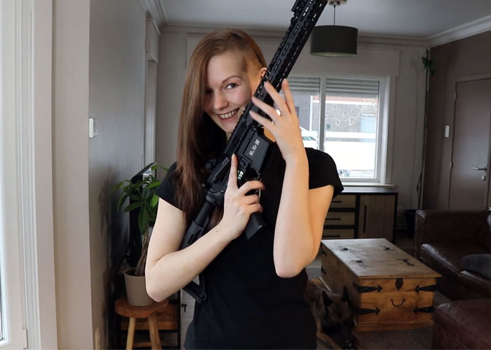 SkinnyBitch Airsoft's Specna Arms V65 ONE TITAN Unboxing 