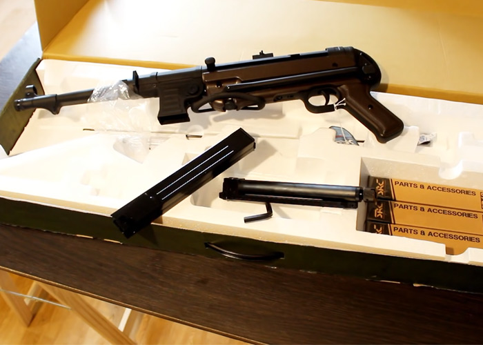 Neo035's SRC MP40 CO2 Blowback Unboxing