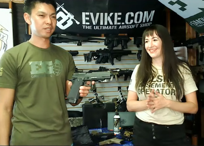 Unicorn Leah & DesertFox Show Their Airsoft Pistol Collection
