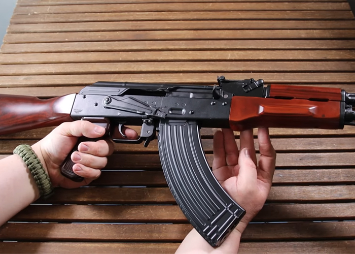 Timerzanov Airsoft: Tokyo Marui AKM GBB Rifle