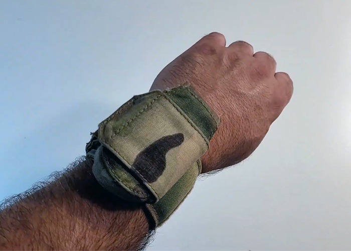 Muddy Reviews TYR CM 401 Wrist Pouch For Garmin 401 Fortrex