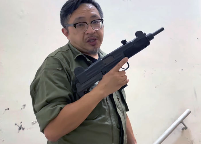 Alan "Uncle Fury" Hsu Northeast Airsoft MP2A1 (UZI) GBB SMG Review