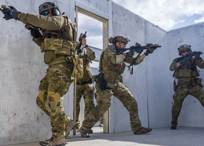0'20 Magazine: How To Succeed In CQB