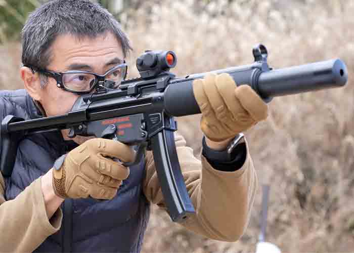 Mach Sakai Tries The Tokyo Marui MP5SD6 NGRS