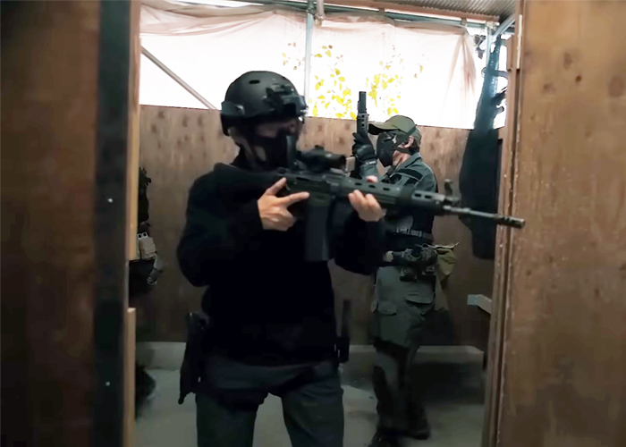 Tactical Airsoft Airsoft Instructor With Tokyo Type 89 GBBR
