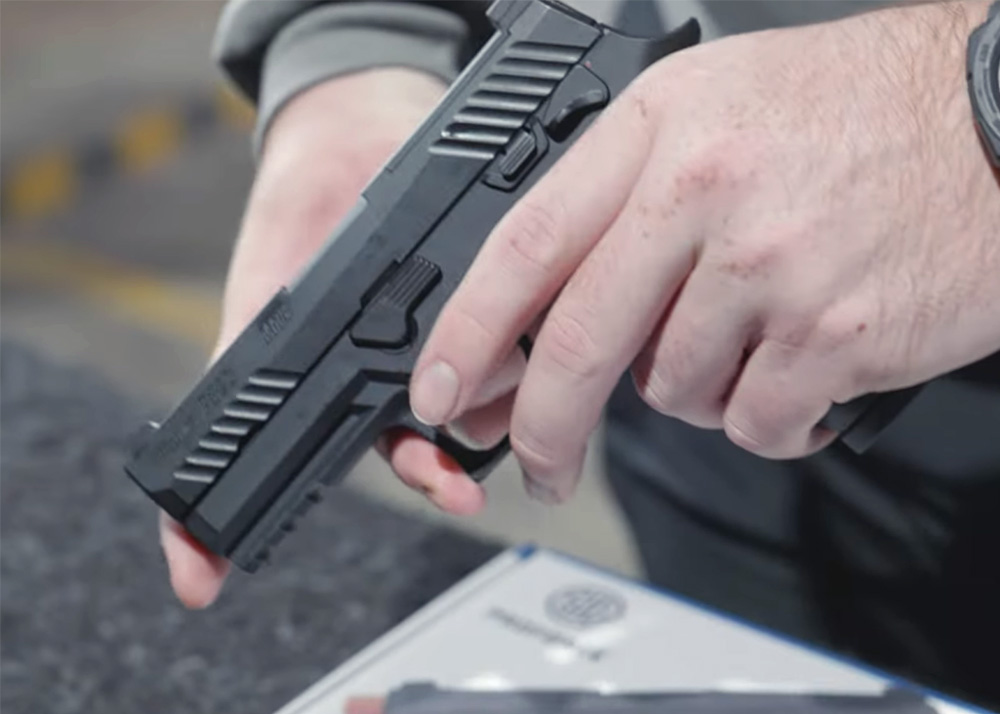 Toronto Airsoft: 60 Seconds With The VFC M18