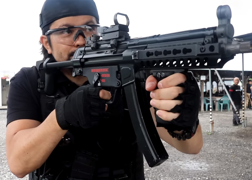 Oxaba WE Airsoft Apache A5 (MP5A5) GBB Review