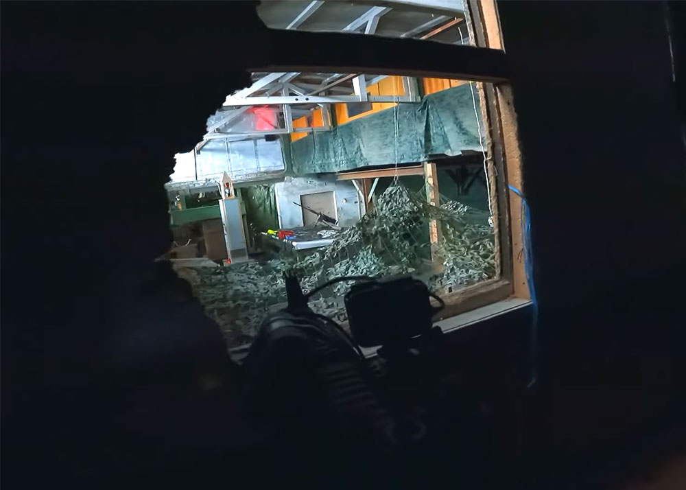Geonox Airsoft Delta Armory CQB-R With 2500-Round Box Magazine