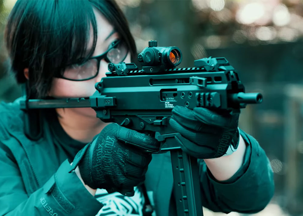 Nonocat With The Archwick B&T Licensed APC9-K GBB