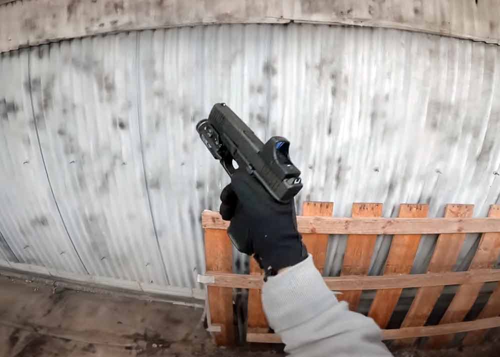 Hako Tokyo Marui Glock 17 Gen 5 MOS In Action At CQB Delta