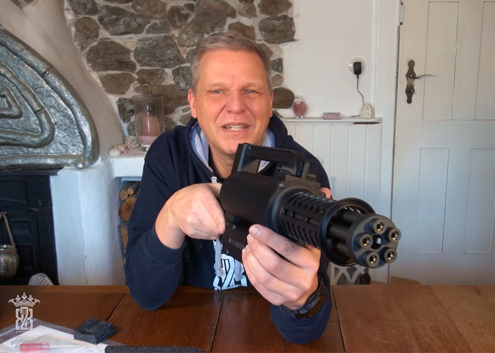 BB2K Airsoft's WELL WE23-S Minigun Unboxing & First Try