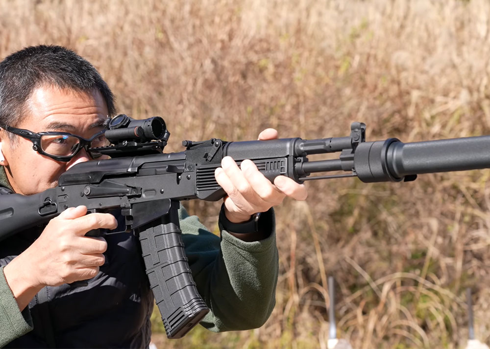 Mach Sakai On The S&T AK105 Sportsline