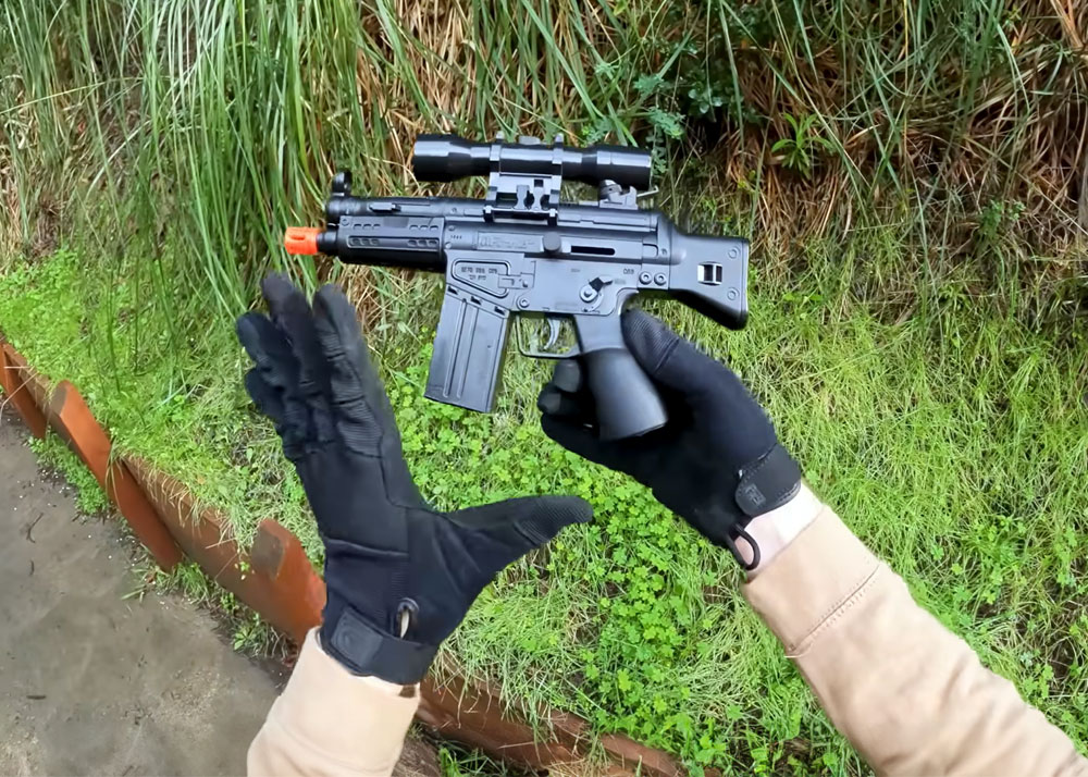 Wag Entertainment: Testing 1-Star Airsoft Guns