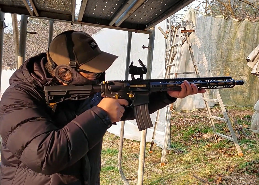 Simo With The Tokyo Marui MTR16 GBB Gold Edition