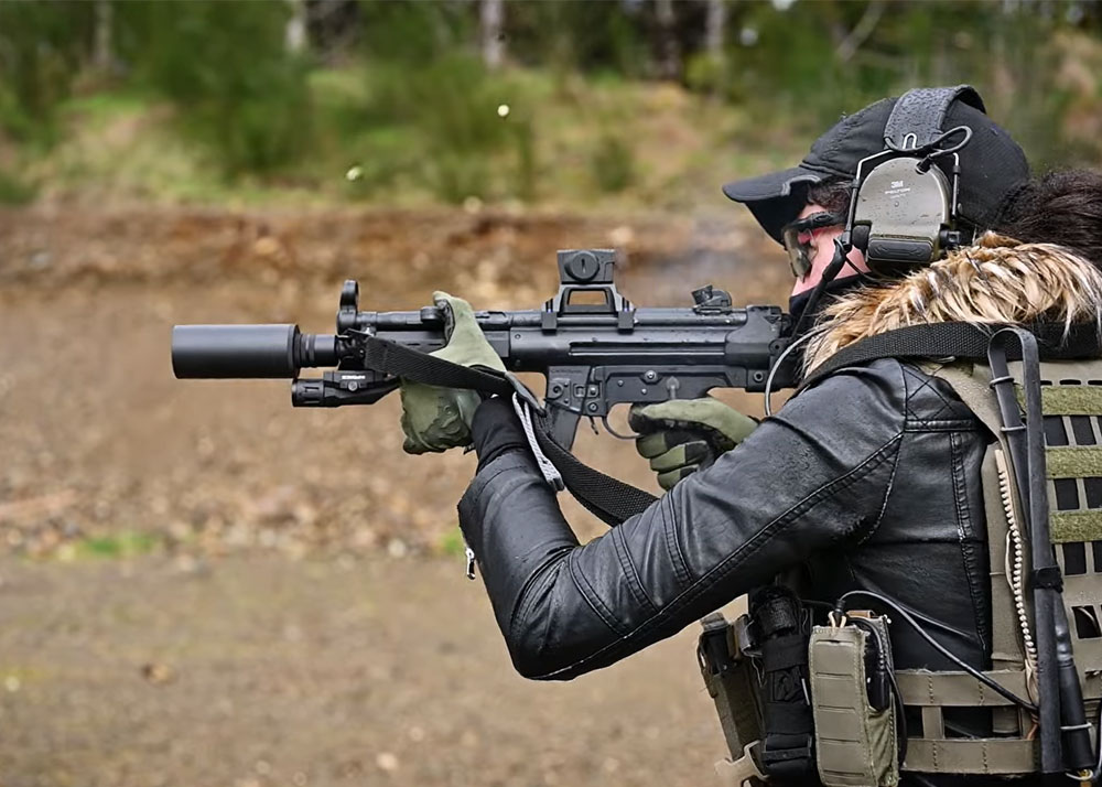 Tacticool Girlfriend: Lead & Steel Pandora PB-3 Micro Red Dot Sight