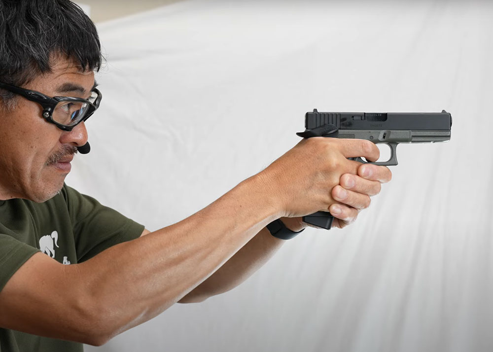 Mach Sakai: Tokyo Marui Custom Glock 17 Foliage Green GBB Pistol