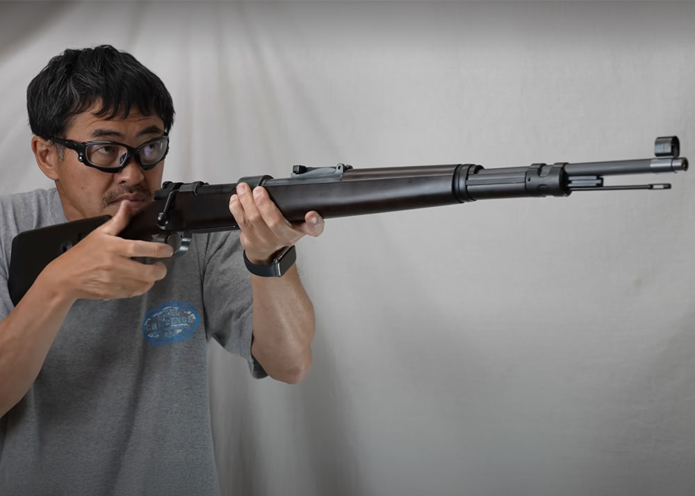 Mach Sakai With The Marushin MAUSER Kar98k Beech Dark Brown