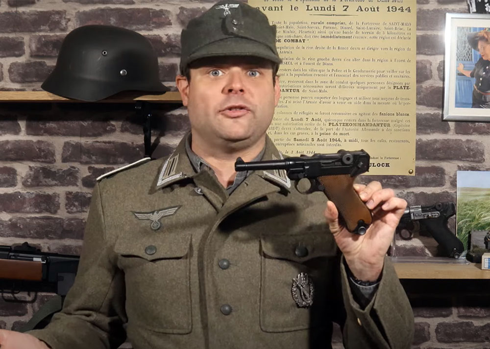 Neo035 On The WE Airsoft Luger P08 Trench Airsoft Version