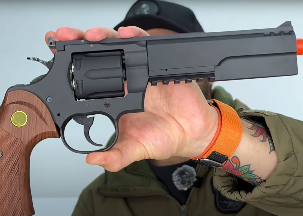 Manada Airsoft Reviews The King Arms Python Evil .357 Revolver