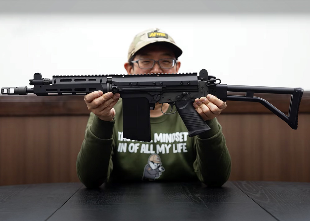 Arms Magazine: VFC Custom LAR OSW Mk1 GBB