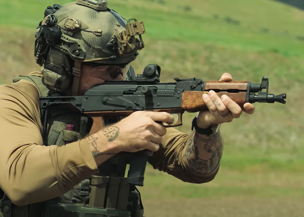 Garand Thumb With The Jackal PDW From COD Black Ops 6