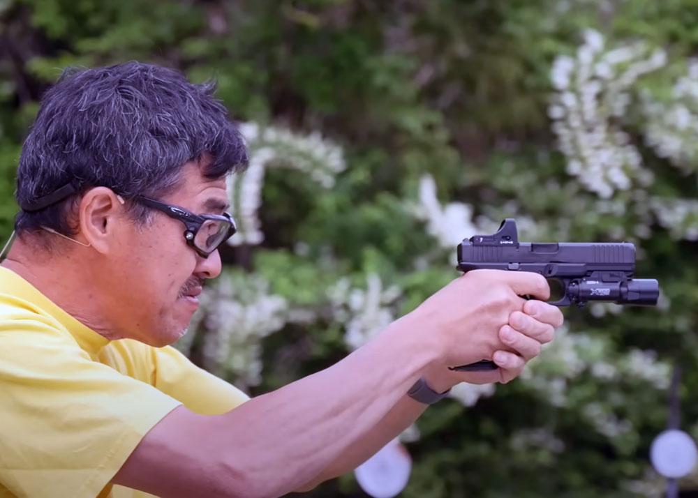 Mach Sakai Baton Airsoft G19 Gen5 CO2 Blowback Test