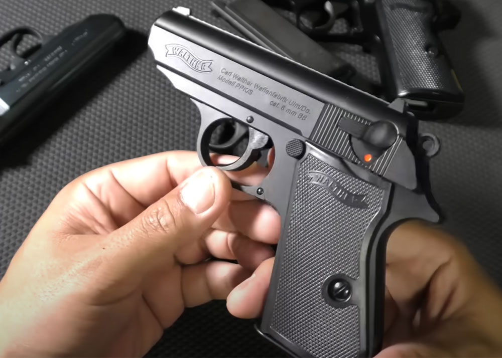 Kuroneko YZ The Air-Cocked Crown Walther PPK/S Is "Amazing"