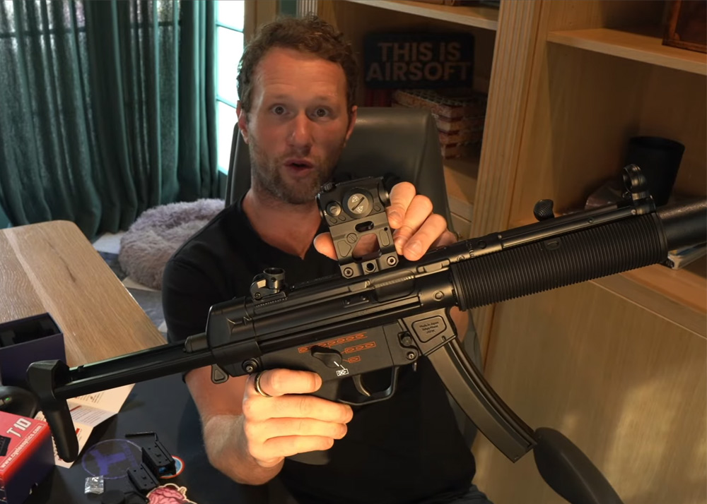 6mm Badger: Cyelee T-10 Red Dot + Riser 