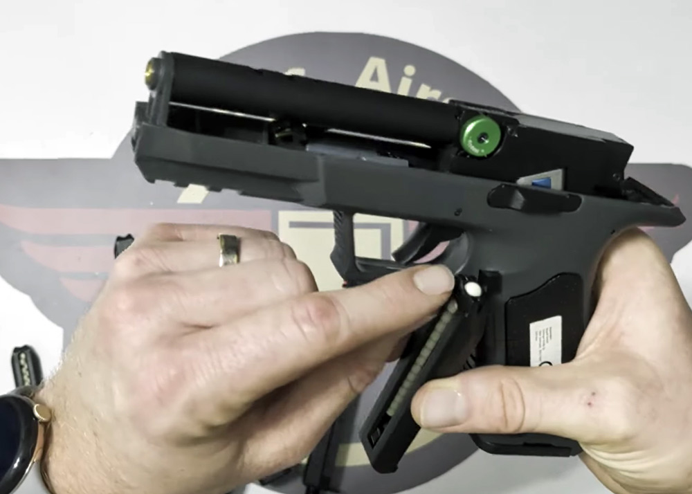 Pheas Airsoft Using The Begadi AEP With Other Magazines