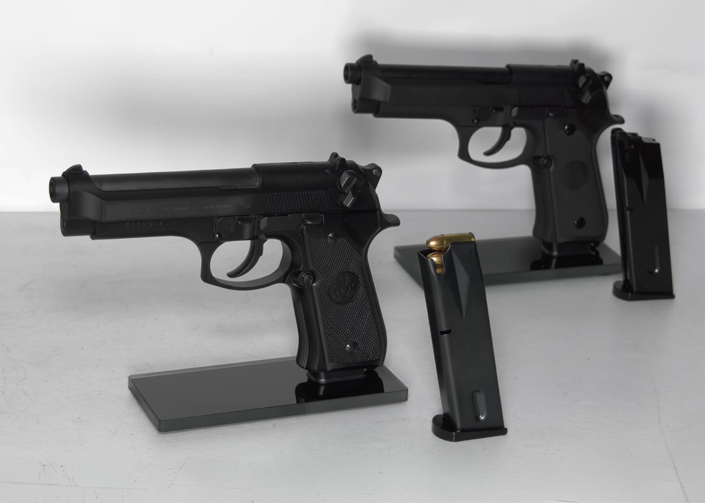 Airsoft Mike Beretta M92 Movie Prop & Airsoft Pistols Compared