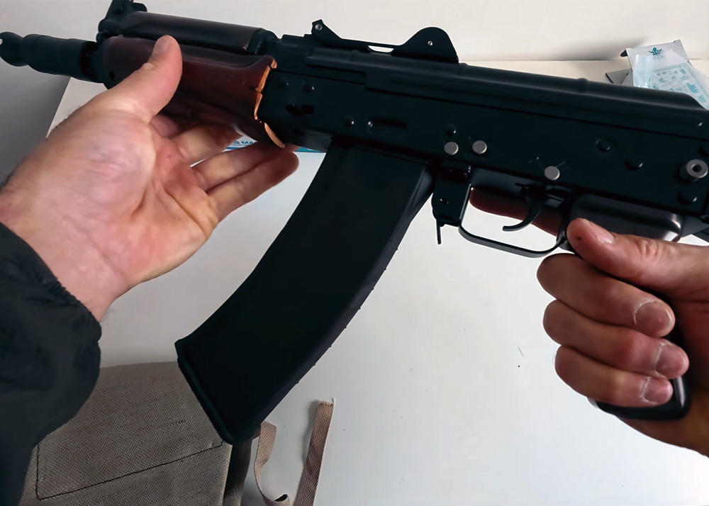 BYN-Airsoft Unboxes The VFC AKS74U GBB