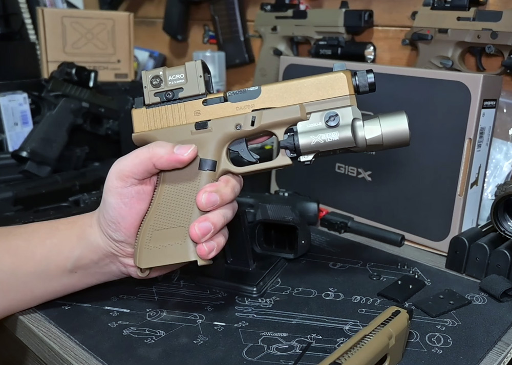 C.X. Airsoft SRC/Umarex Glock 19X MOS Overview