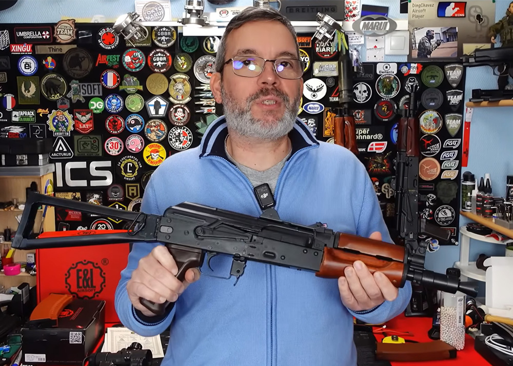 L'Antre Du Dingo: E&L Essential AKS74U