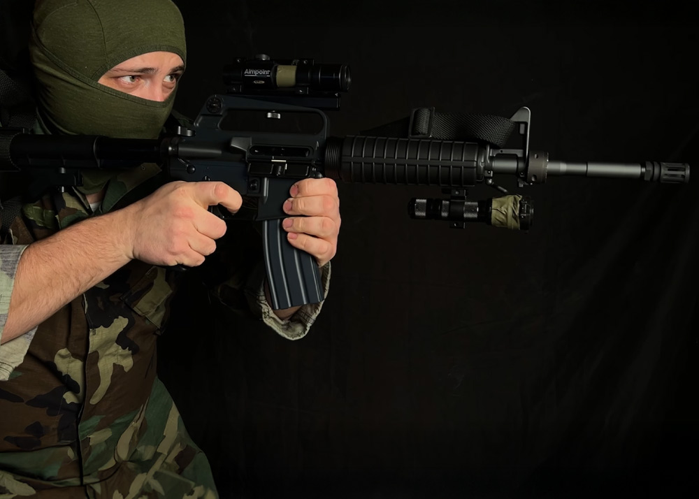 The Gear Locker Builds Two Delta Force Clones With One Rifle 