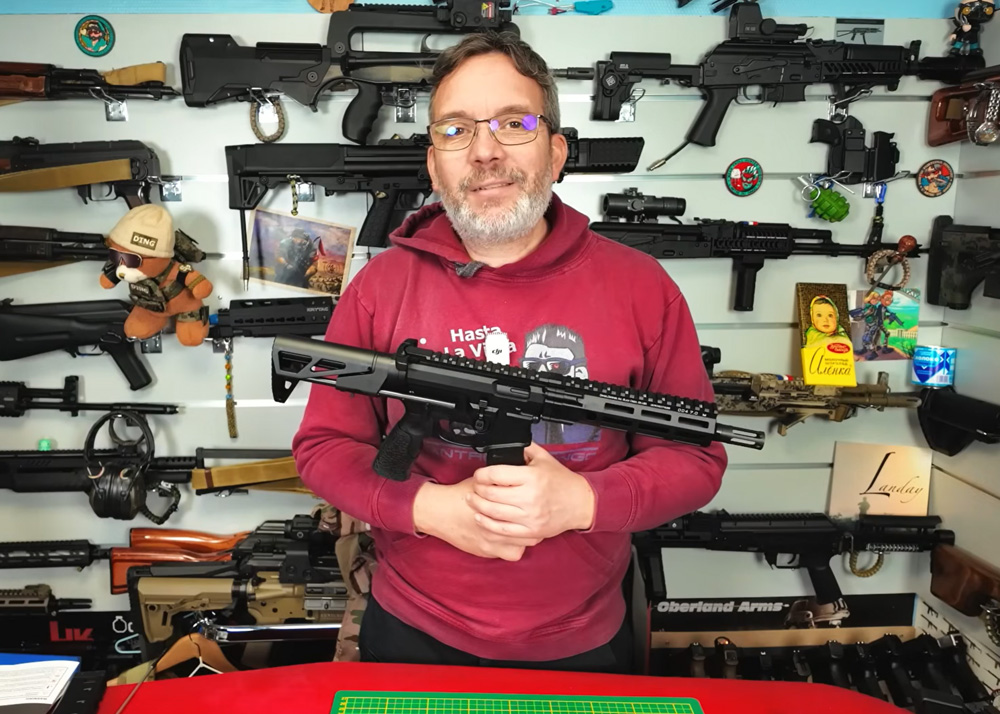 L'Antre Du Dingo: EMG/Double Eagle Daniel Defense PCC PDW GBBR
