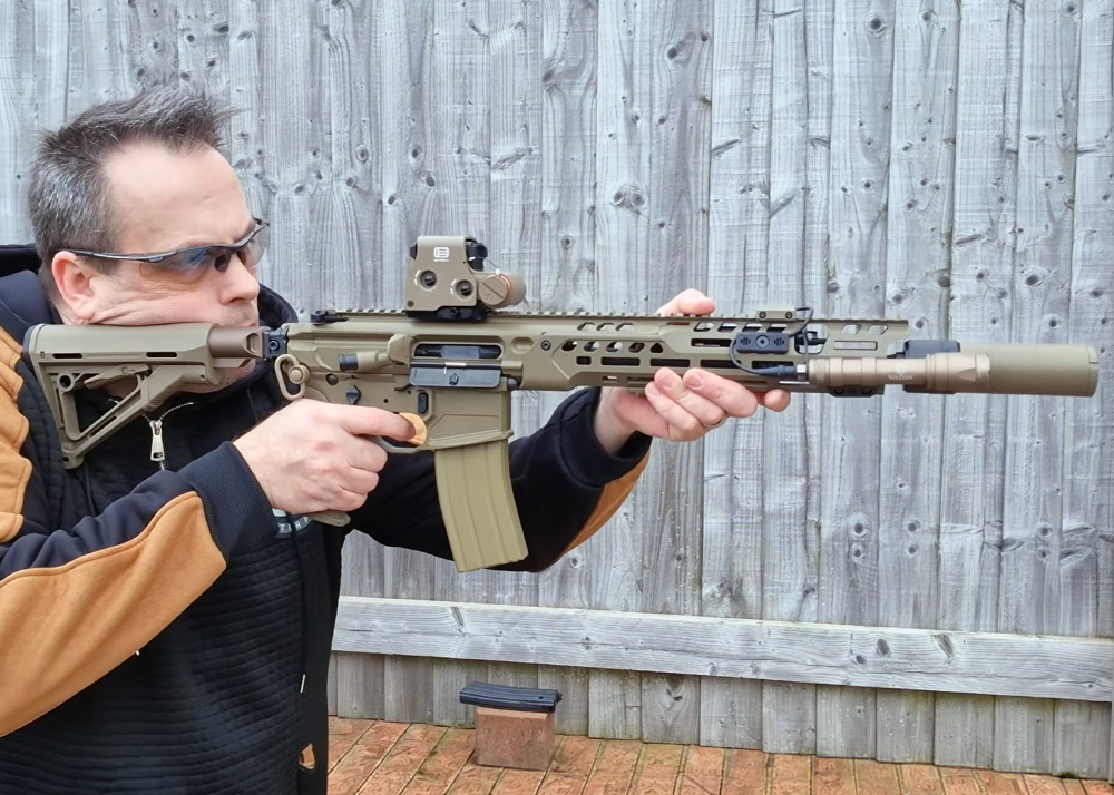 Middle Aged Gamer: Salvo Precision UKSF MCX Hunter GBBR Review