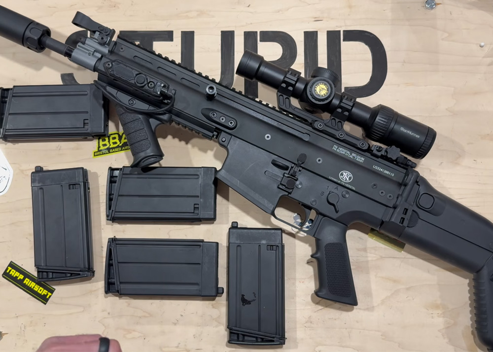 Stupid Airsoft VFC SCAR Has the Hardest Recoil